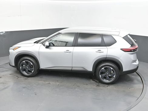 Used 2025 Nissan Rogue SV AWD/4WD image 35