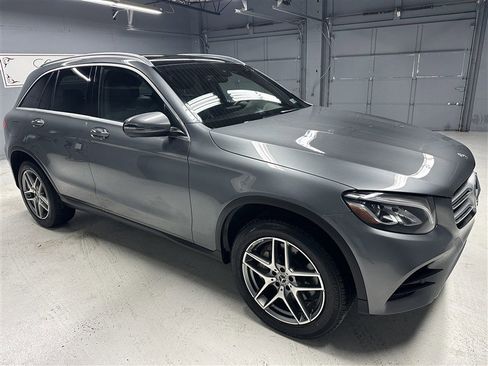 Used 2019 Mercedes-Benz GLC 300 4MATIC w/ AMG Line image 8