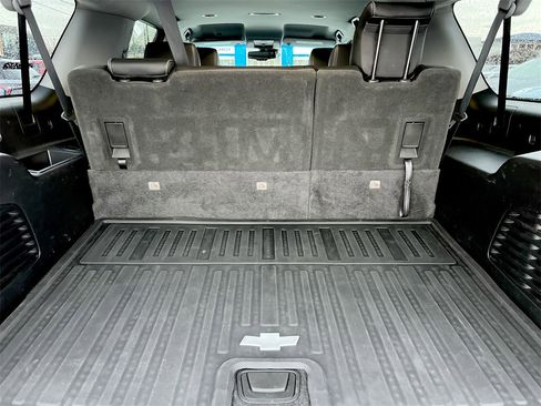 Used 2019 Chevrolet Suburban LT image 20
