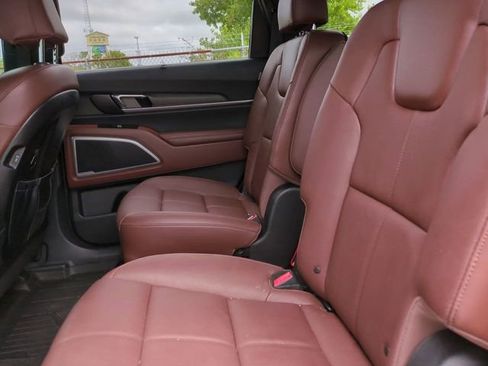Used 2023 Kia Telluride EX w/ EX Captain's Chair Package AWD/4WD image 14