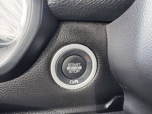 Used 2025 RAM 1500 Laramie AWD/4WD image 26