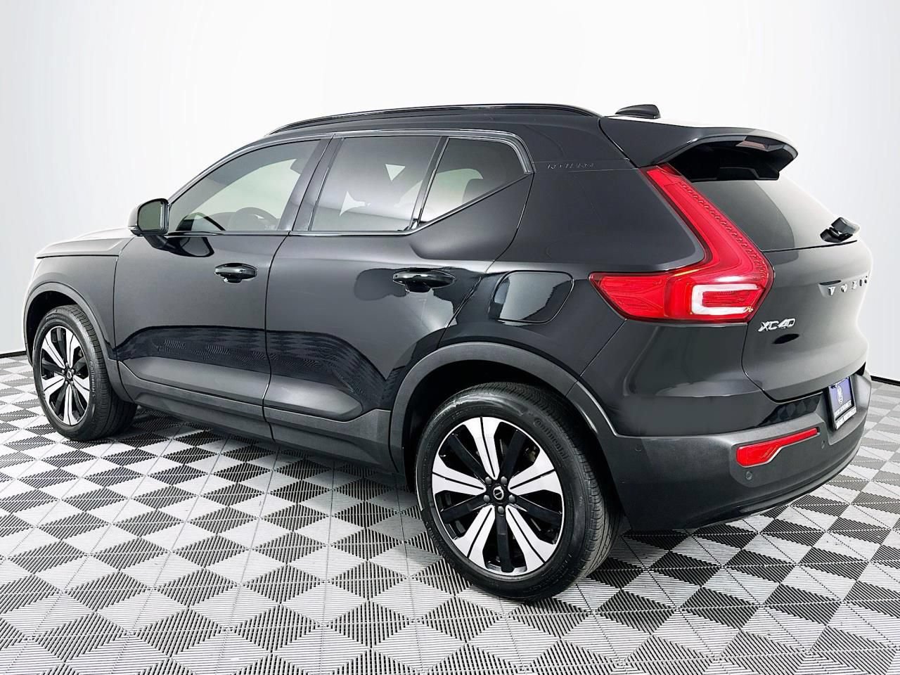 Used 2023 Volvo XC40 Recharge Plus AWD/4WD image 8