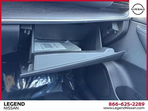 Certified 2023 Nissan Rogue Platinum w/ Platinum Premium Package AWD/4WD image 33