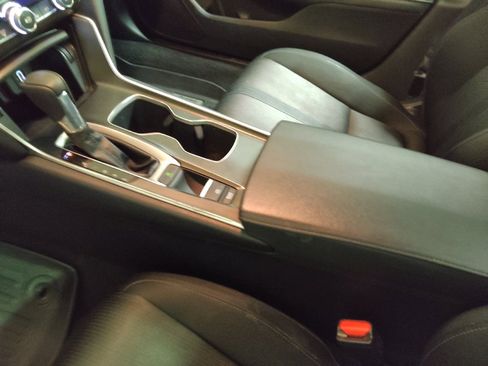 Used 2019 Honda Accord EX image 26