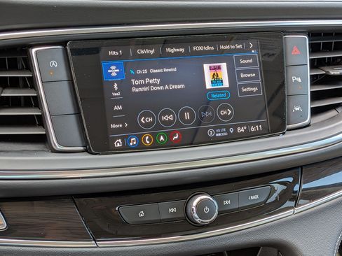 Used 2023 Buick Enclave Essence w/ Experience Buick Package FWD image 23