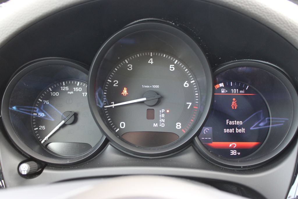 Used 2025 Porsche Macan AWD/4WD image 13