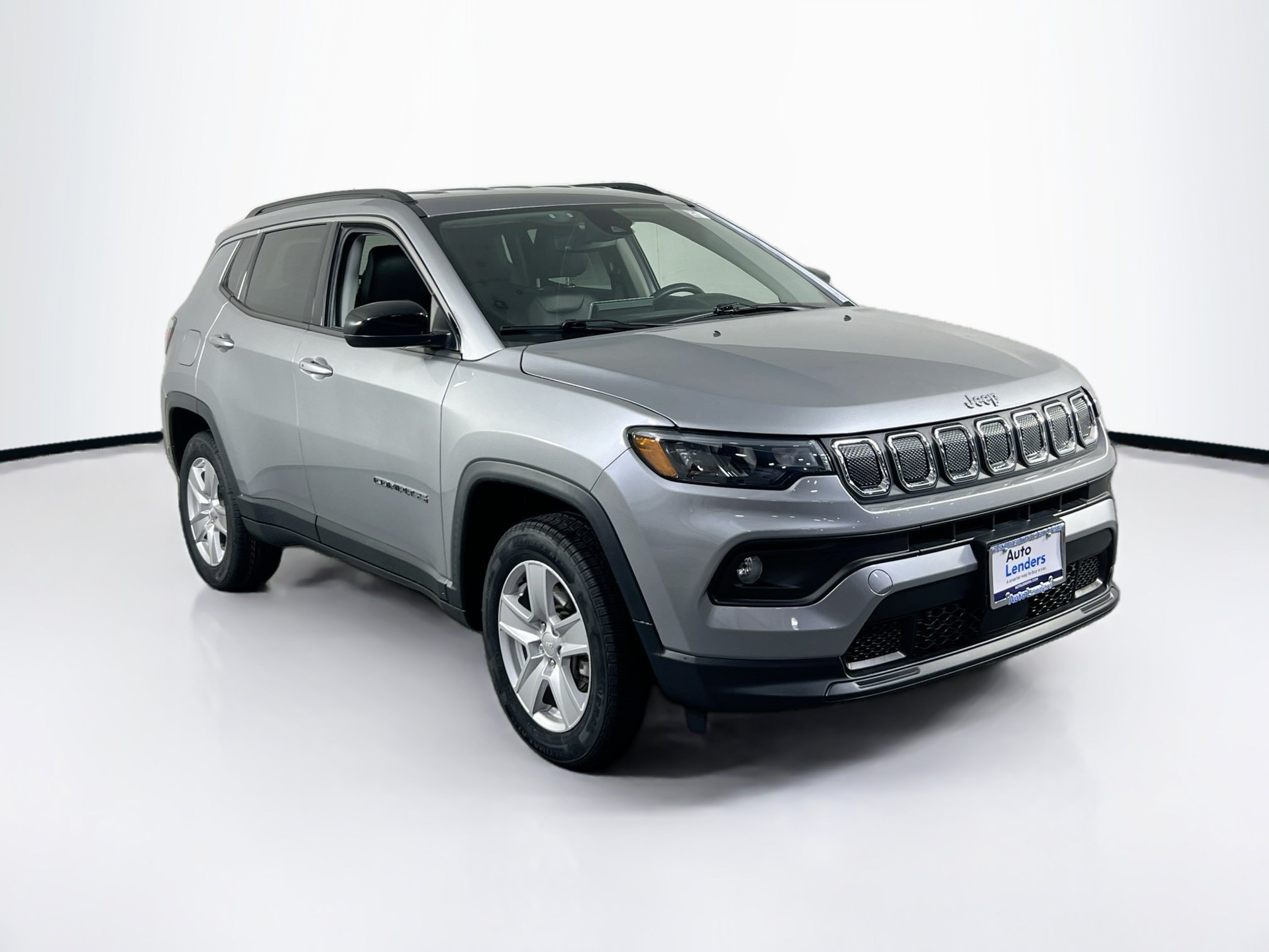Used 2022 Jeep Compass Latitude w/ Convenience Group AWD/4WD image 3
