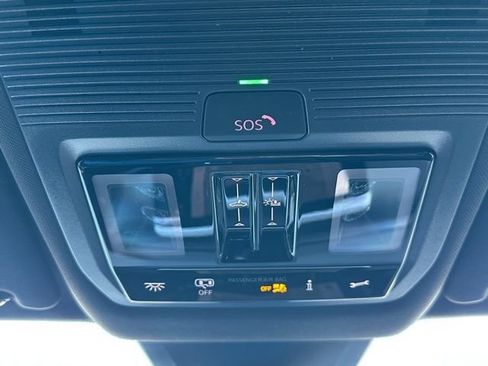 New 2026 Volkswagen Atlas Cross Sport SEL R-Line image 39