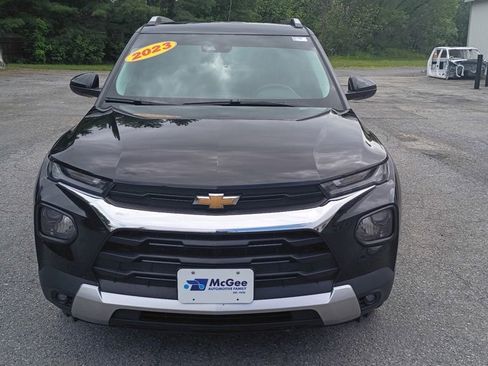 Used 2023 Chevrolet TrailBlazer LT w/ Convenience Package FWD image 2