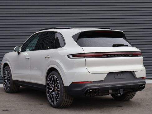 New 2026 Porsche Cayenne image 3