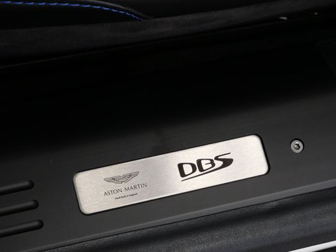 Used 2020 Aston Martin DBS Superleggera RWD image 36