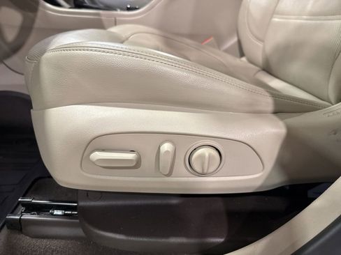 Used 2019 GMC Acadia Denali w/ Technology Package image 18