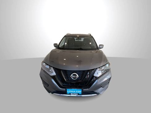 Used 2017 Nissan Rogue SV AWD/4WD image 3