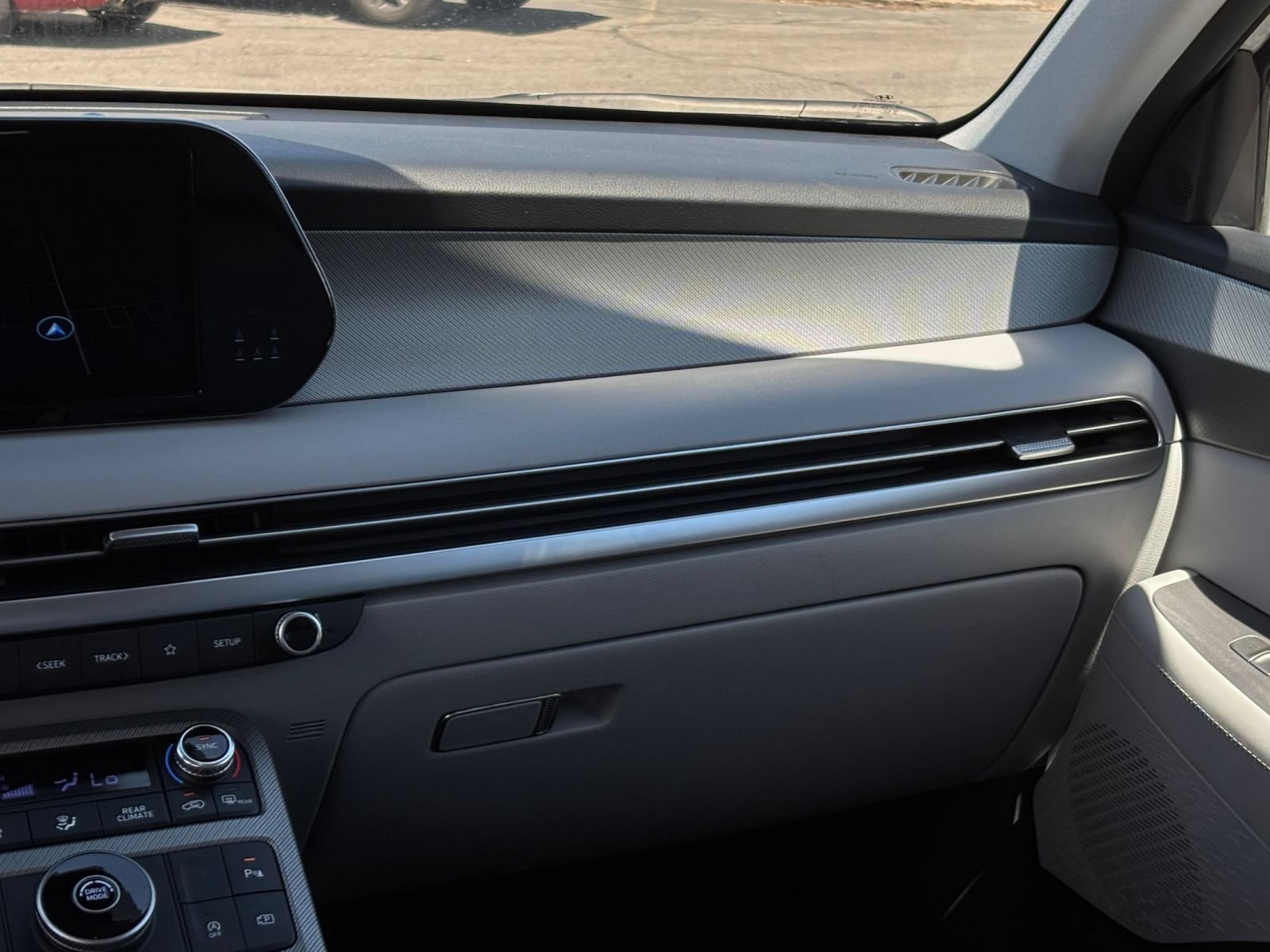 Used 2025 Hyundai Palisade SEL FWD image 38