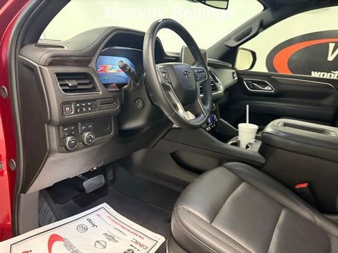Used 2024 Chevrolet Tahoe Z71 w/ Luxury Package AWD/4WD image 13