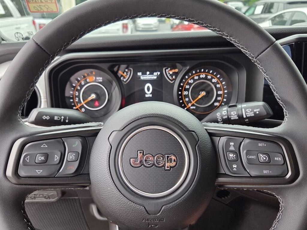 Used 2026 Jeep Wrangler Sport AWD/4WD image 24