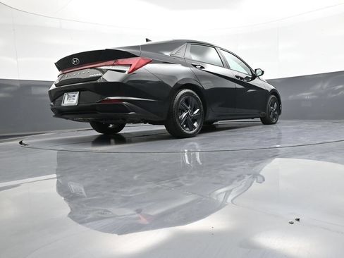 Certified 2023 Hyundai Elantra Blue FWD image 29