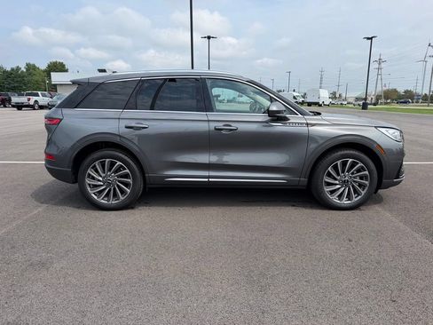 Used 2023 Lincoln Corsair Reserve AWD/4WD image 4