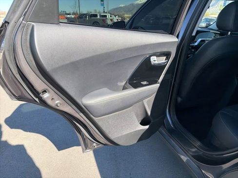 Used 2021 Kia Niro EX FWD image 21