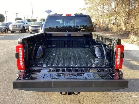 Used 2023 Ford F250 XLT w/ XLT Premium Package image 9