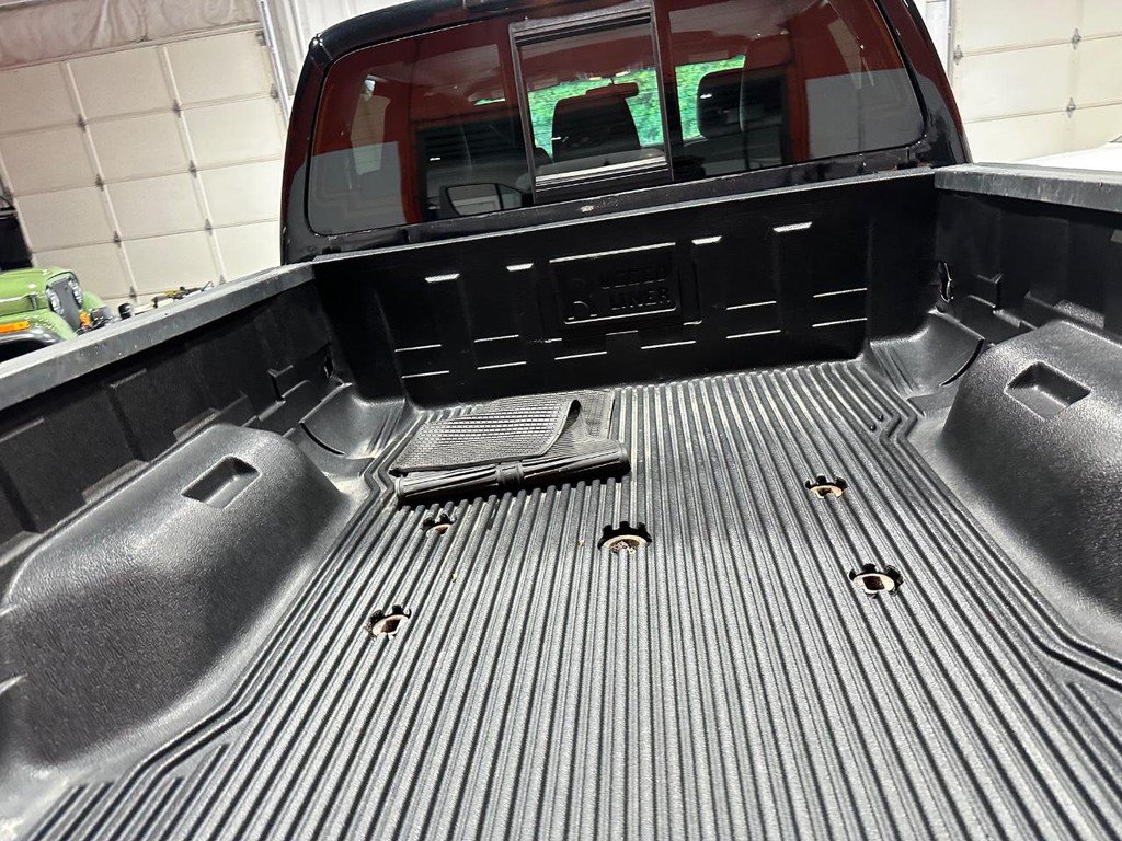 Used 2016 Ford F350 Platinum w/ Platinum Package AWD/4WD image 17