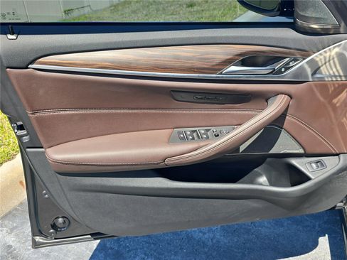 Used 2023 BMW 530i w/ M Sport Package image 13