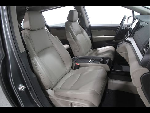 Used 2018 Honda Odyssey EX-L image 16