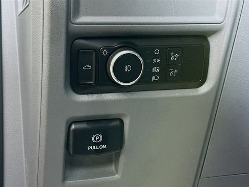 Used 2023 Ford F150 XLT image 10