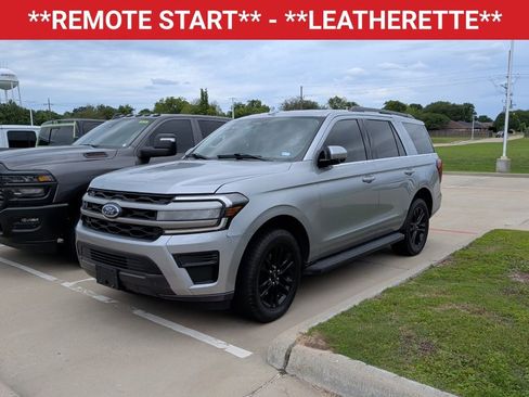 Used 2024 Ford Expedition XLT image 3