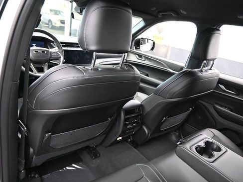 New 2026 Jeep Grand Cherokee Altitude image 32