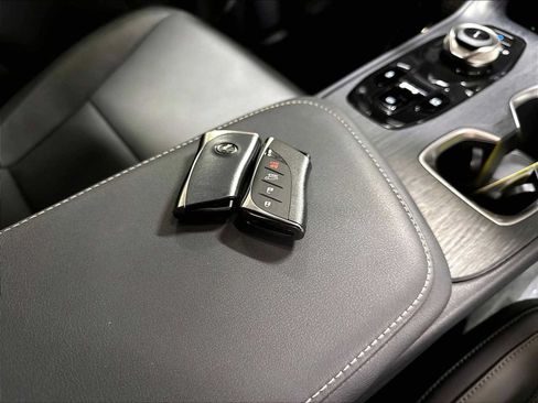 Used 2026 Lexus RZ 350e 2WD w/ Accessory Package (Z1) image 38