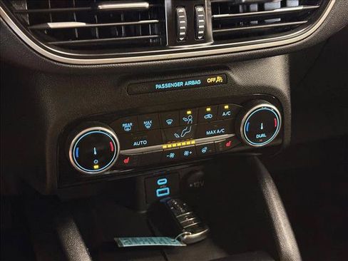 Used 2022 Ford Escape SE w/ Convenience Package FWD image 16