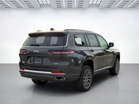 New 2025 Jeep Grand Cherokee L Summit image 3