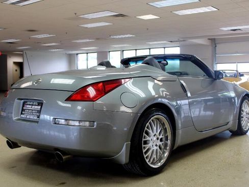 Used 2004 Nissan 350Z Touring image 37