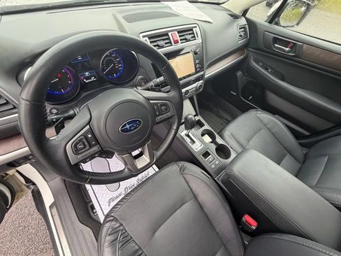 Used 2017 Subaru Outback 2.5i Limited AWD/4WD image 19