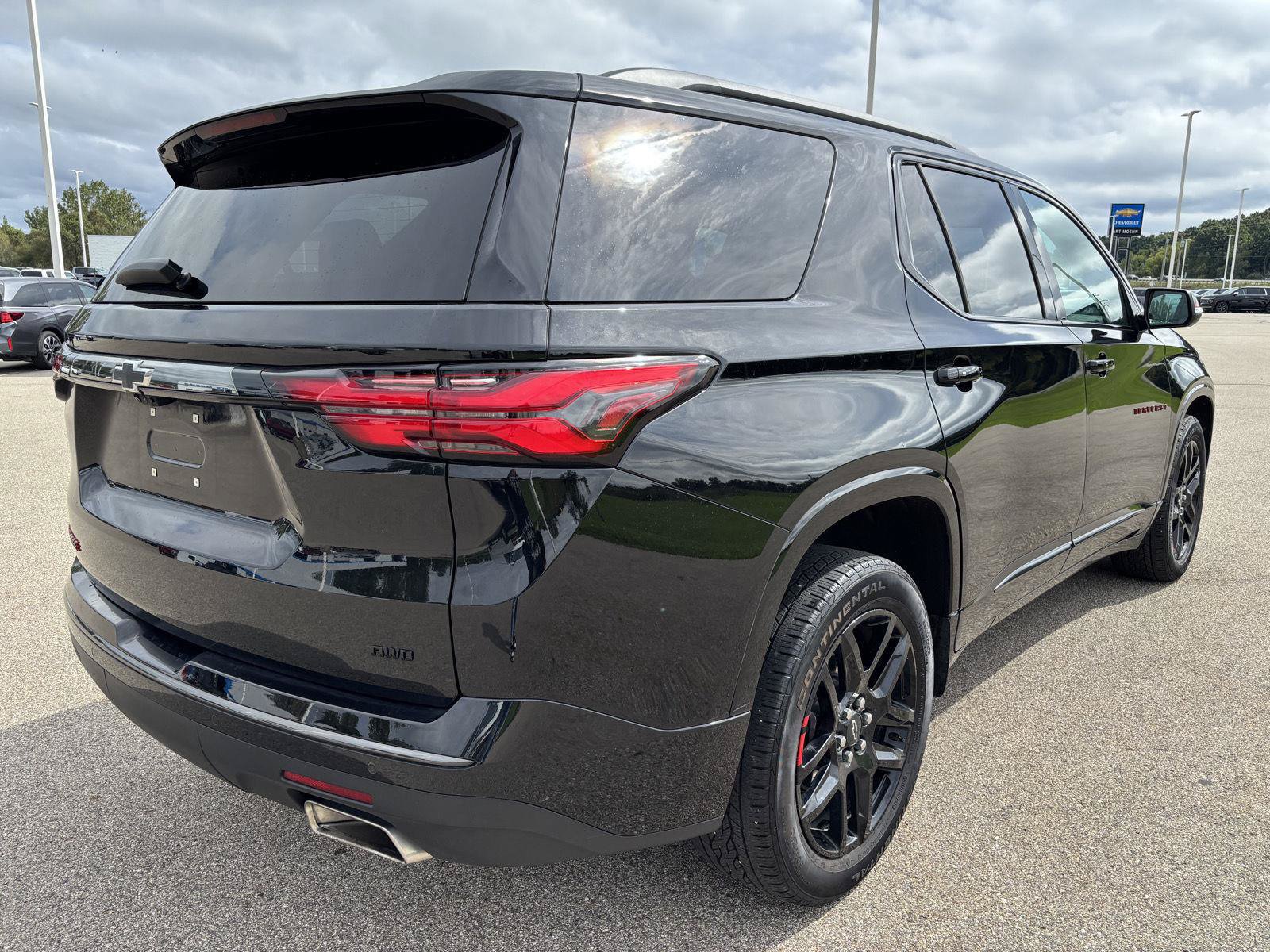 Used 2023 Chevrolet Traverse Premier w/ Redline Edition AWD/4WD image 5
