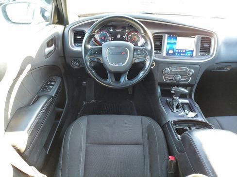 Used 2017 Dodge Charger SXT w/ Navigation & Travel Group image 10