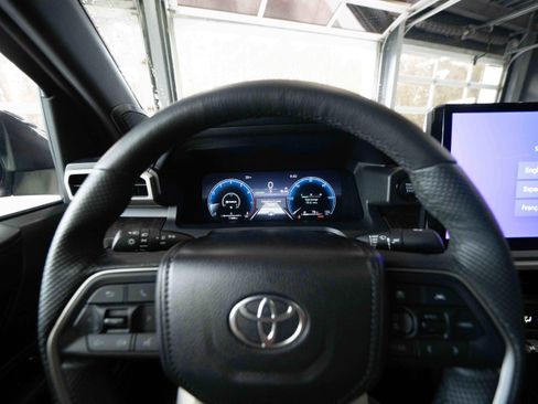 Used 2024 Toyota Tacoma Limited image 15