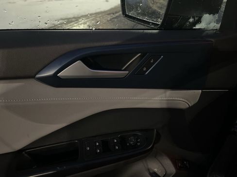 Used 2024 Volkswagen Taos SE image 8