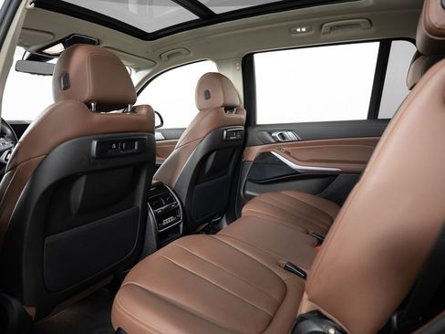 Used 2022 BMW X7 xDrive40i w/ Premium Package image 24