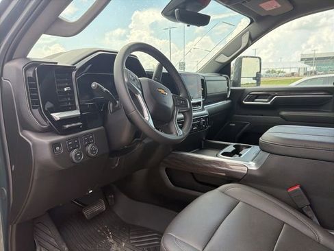 Used 2025 Chevrolet Silverado 2500 LTZ w/ LTZ Premium Texas Edition AWD/4WD image 17