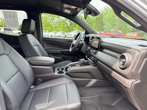 Used 2024 Chevrolet Colorado Trail Boss AWD/4WD image 28