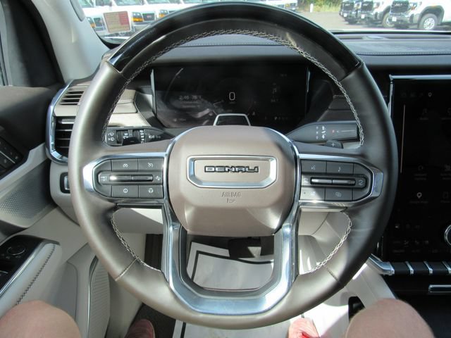 Used 2024 GMC Acadia Denali w/ Super Cruise Package FWD image 17
