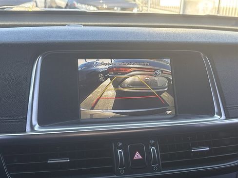 Used 2018 Kia Optima EX image 33