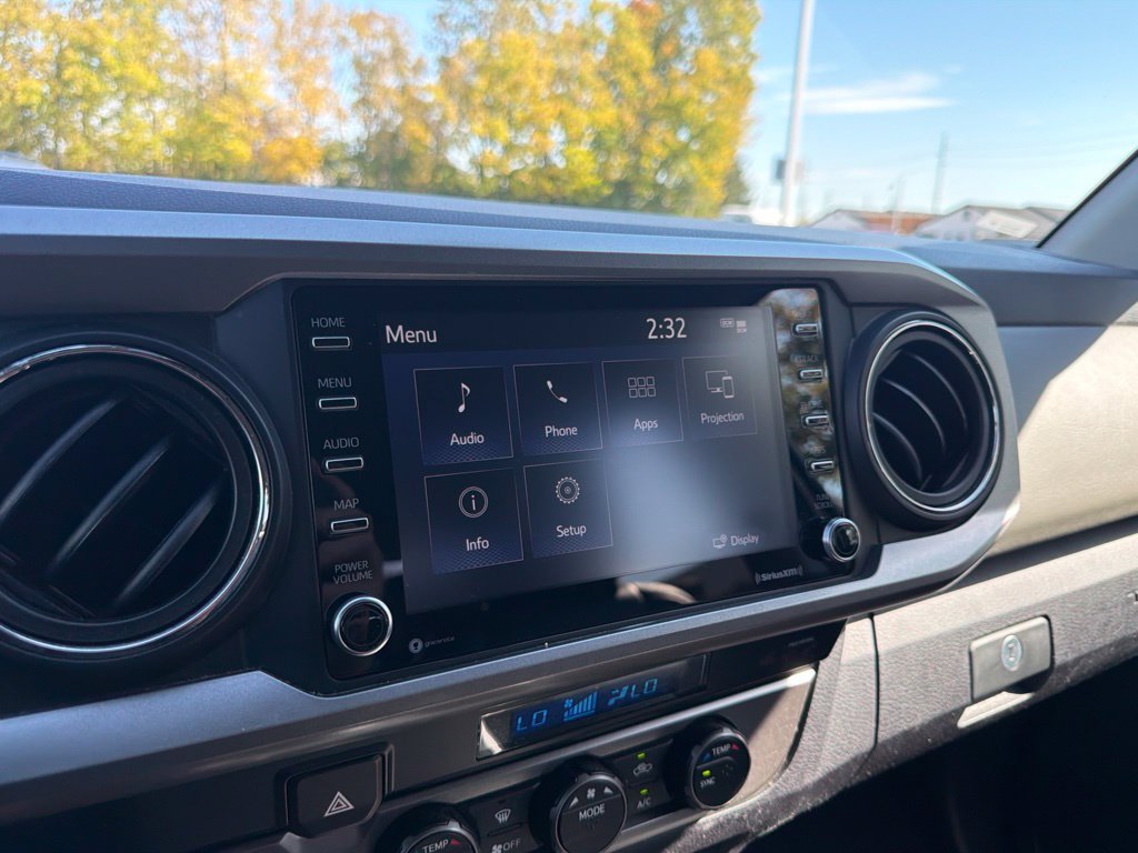 Used 2021 Toyota Tacoma SR5 AWD/4WD image 30