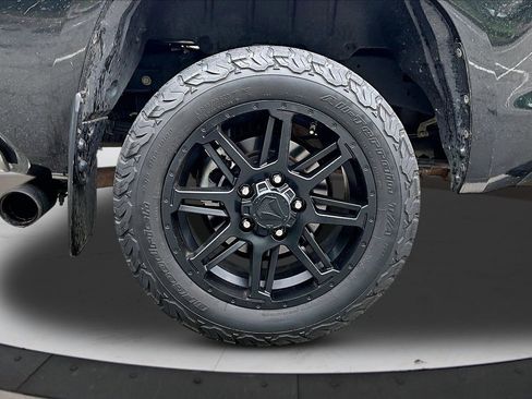 Used 2018 Toyota Tundra SR5 w/ SR5 Upgrade Package AWD/4WD image 33