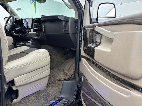 New 2026 GMC Savana 2500 w/ Driver Convenience Package RWD image 22