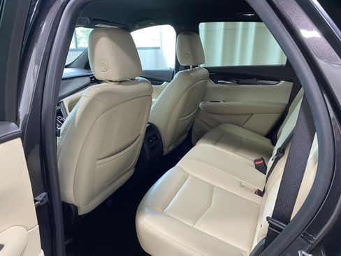 Used 2018 Cadillac XT5 FWD image 15
