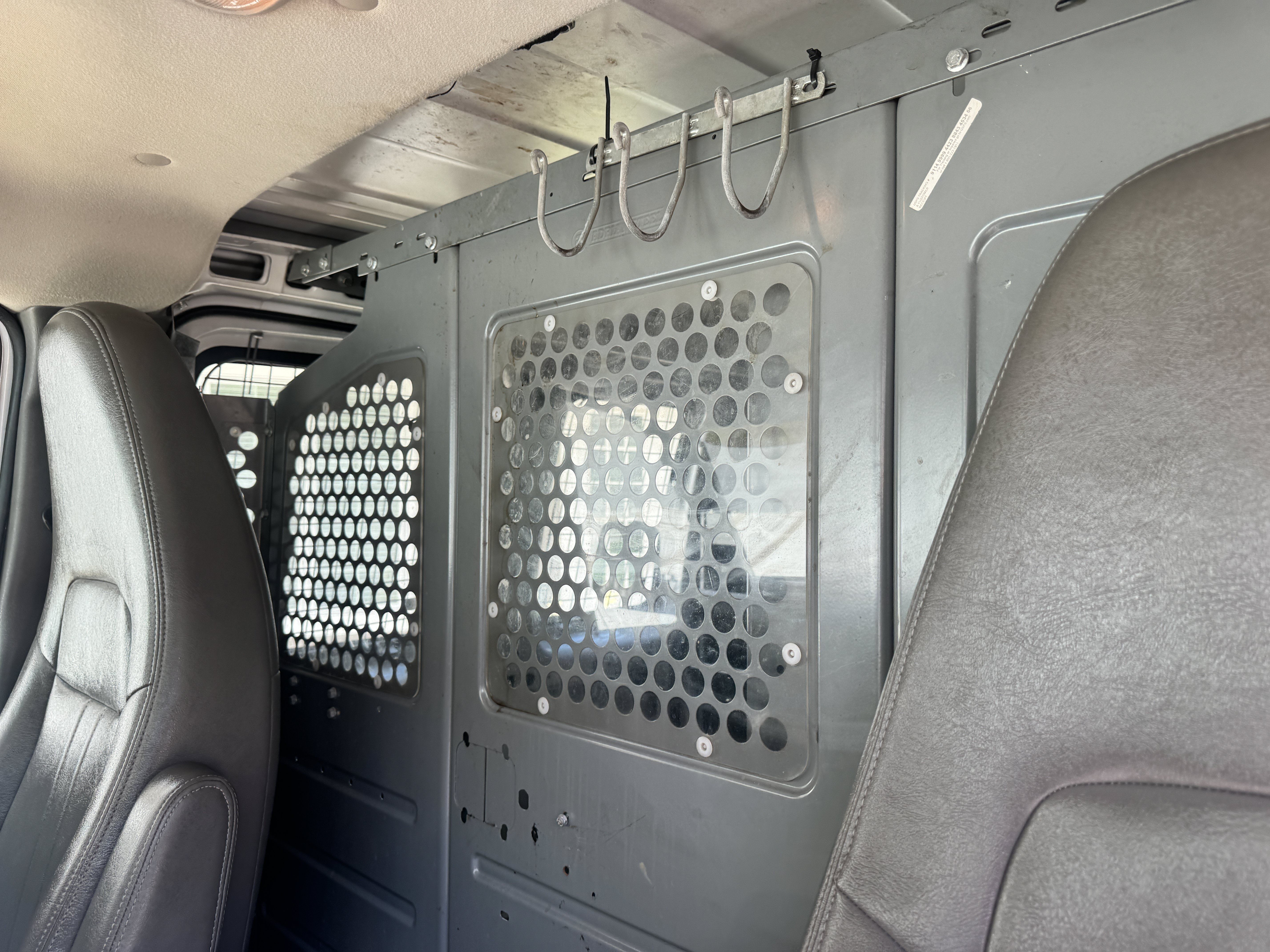 Used 2014 Chevrolet Express 2500 RWD image 16