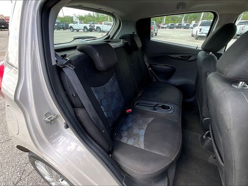 Used 2018 Chevrolet Spark LT image 27